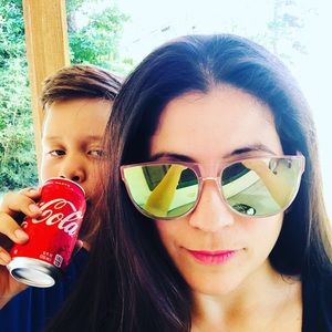 Meet your Posher, Veronica